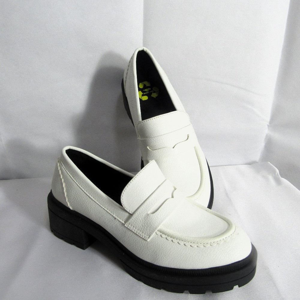 ROCKET DOG BOHO PENNY LOAFERS WITH LUG SOLES NEW WHITE 8